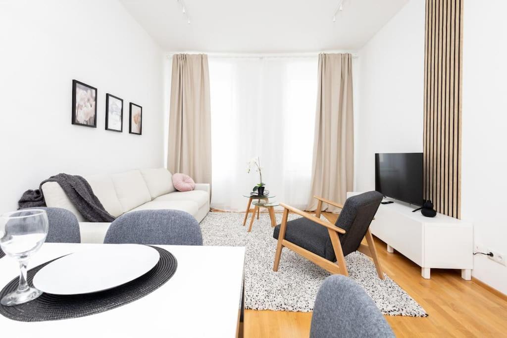Orestaliving - 2Br On The Danube Canal Wien Eksteriør billede